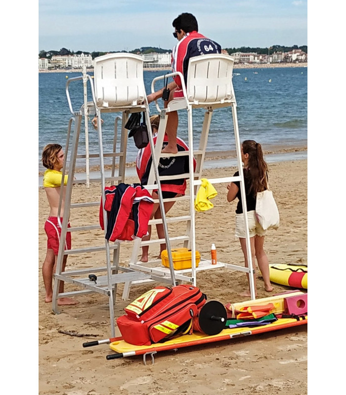 PIED PARASOL CHAISE DE SURVEILLANCE OU CHAISE ARBITRE TENNIS