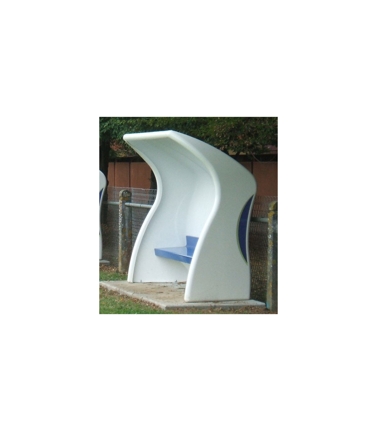 ABRI DE TOUCHE COMPOSITE BLANC AVEC BANC