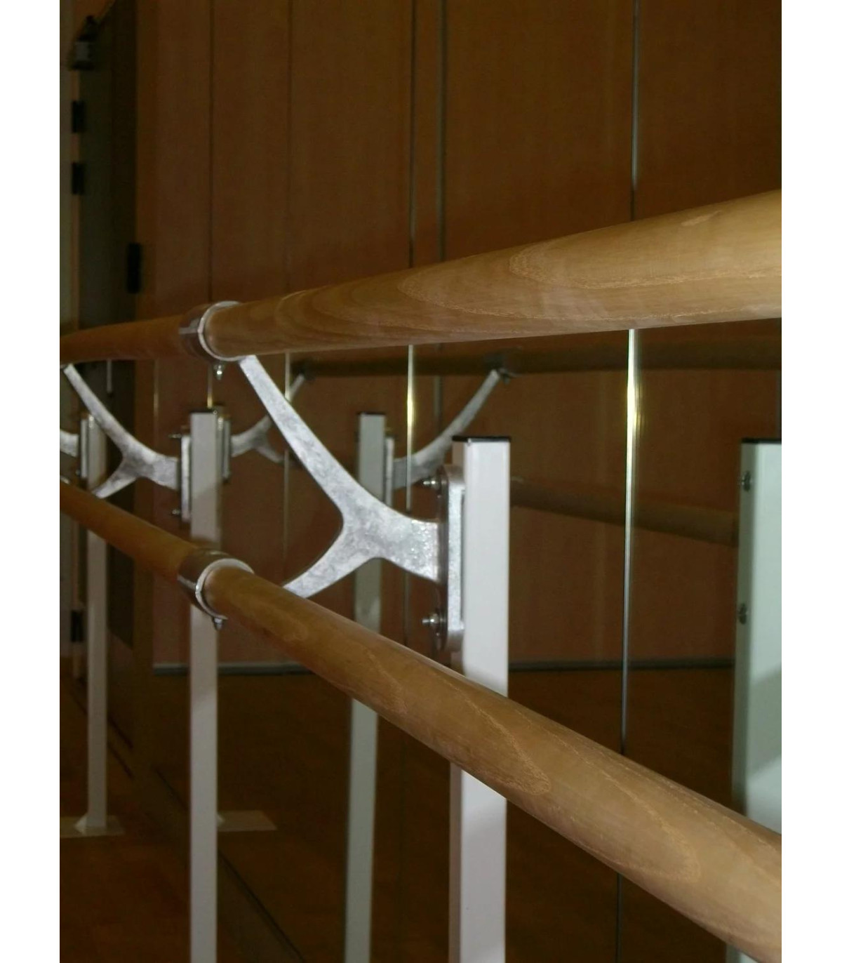 BARRE DE DANSE 1,6 M FINITION VERNIS
