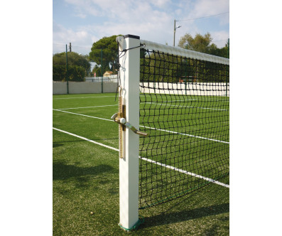 PAIRE DE POTEAUX TENNIS ACIER CARRES