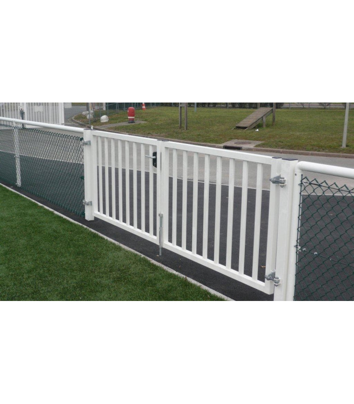 MAIN COURANTE TERRAIN DE FOOTBALL OU RUGBY PORTILLON BARREAUDAGE