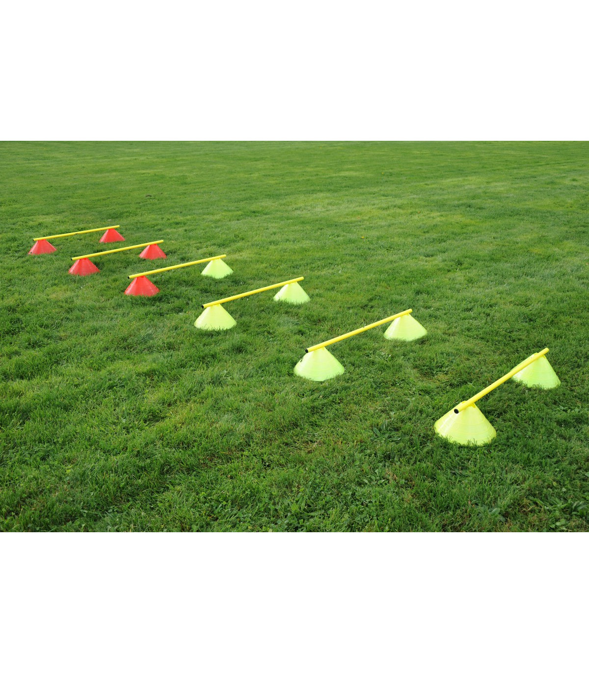 LOT DE 12 PLOTS FENDUS ET 6 JALONS