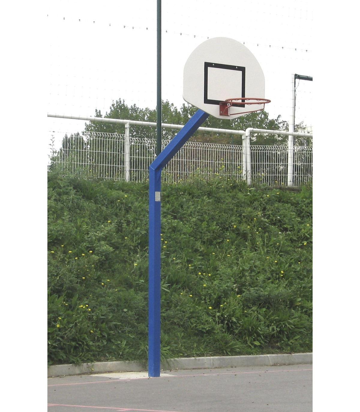 BUT DE BASKET EXTERIEUR POTEAU CARRE DEPORT 1,2M PANNEAU DEMI LUNE