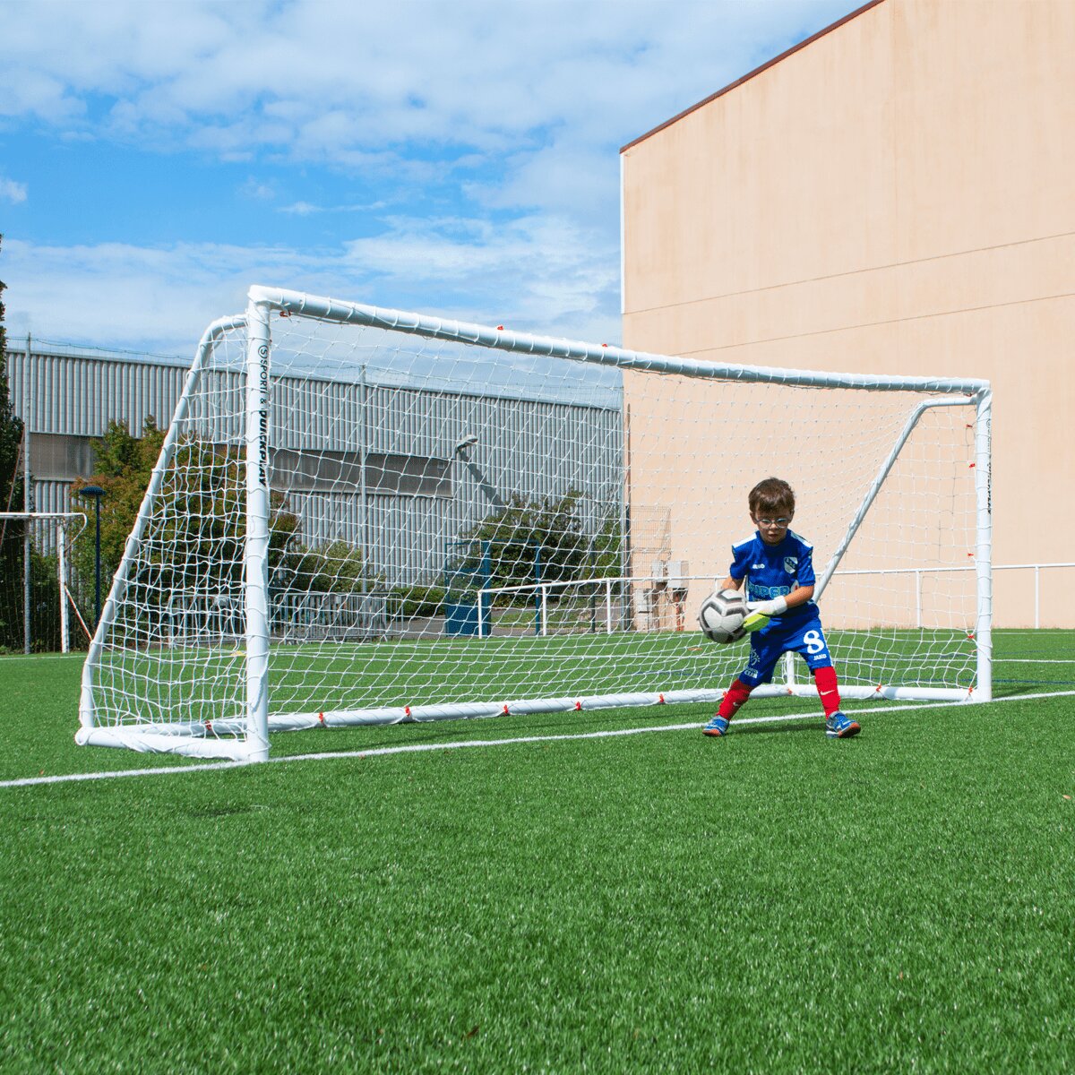 But de foot pour cour d'école : choisir le mini but idéal