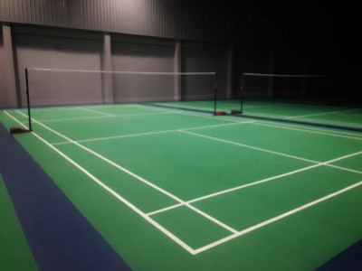 Quelle est la taille d'un terrain de badminton ?