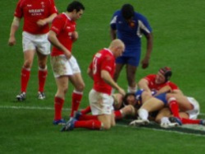 8. La France remporte le match contre le Pays de Galles à la… 100ème minute. 
