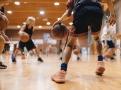 Basket : quels sont les équipements indispensables pour pratiquer ce sport ?