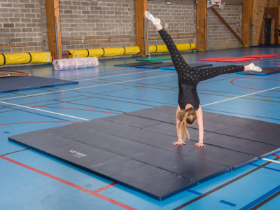 Choisir son tapis de gym: tapis d’initiation, tapis de réception ou tapis épais?